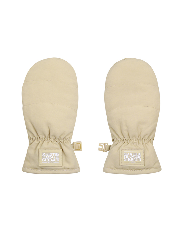 마리떼 키즈 마리떼 키즈 KIDS CLASSIC LOGO PADDING MITTEN beige 착용컷