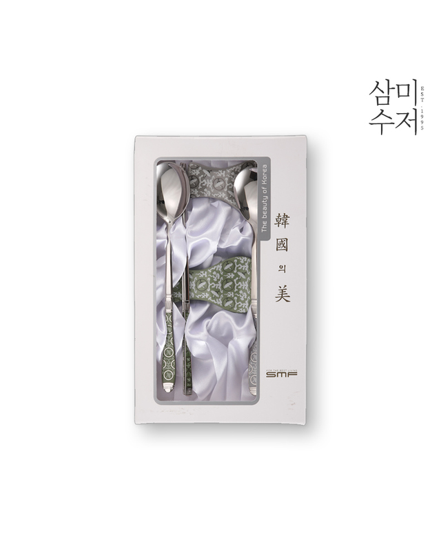 삼미수저 청자 백자 세라믹 부부수저 선물세트 4P 착용컷