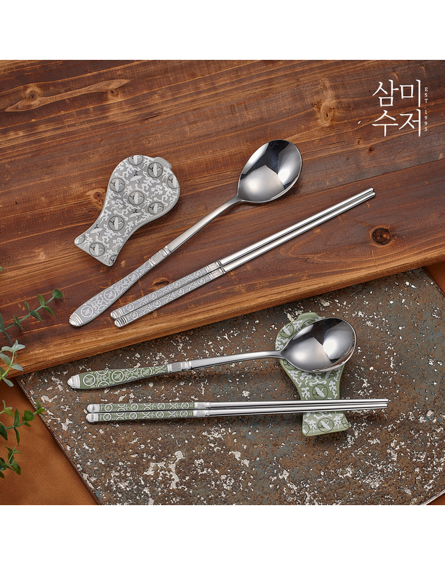 삼미수저 청자 백자 세라믹 부부수저 선물세트 4P 착용컷