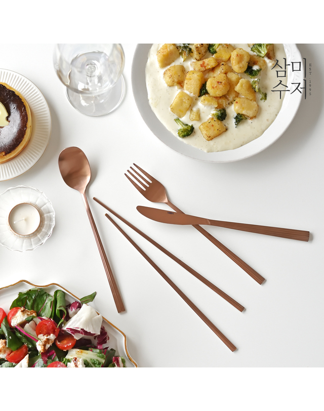 삼미수저 일미 로즈골드 1인 커트러리세트 4P 착용컷