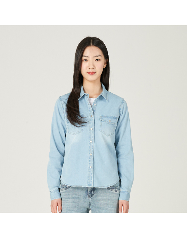 잠뱅이 여성) 시즌리스 기본 워싱 데님셔츠 AO5DDH951-LB 착용컷