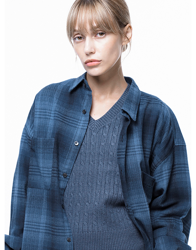 챈세스노이 포 우먼 챈세스노이 포 우먼 Loose-Fit Flannel Check Shirt - Blue /W243SH01BL 착용컷