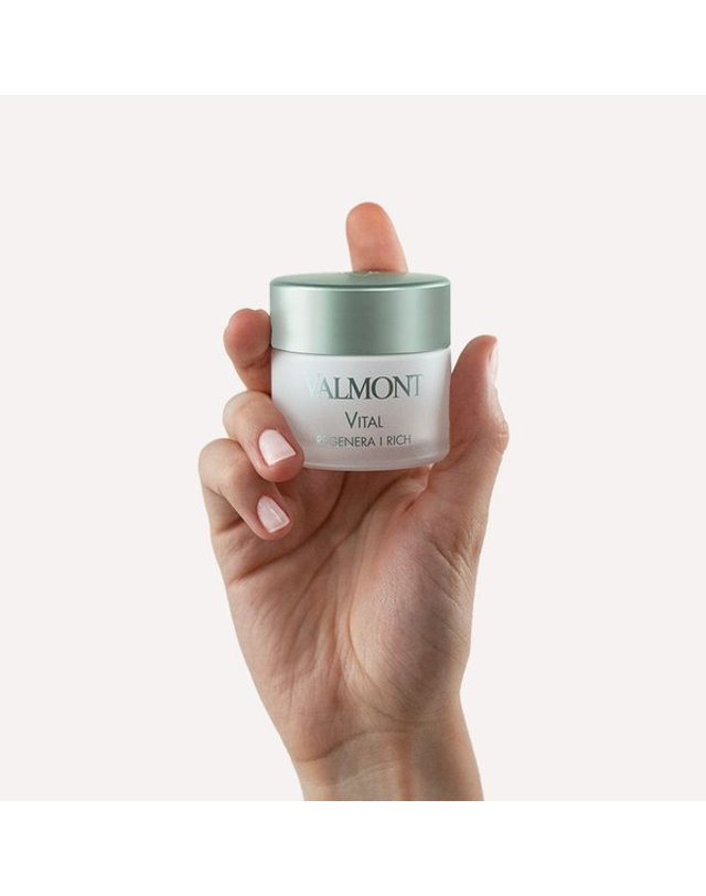 발몽 [갤러리아] 발몽 바이탈 리제네라 (리바이탈라이징 크림) 50ml 착용컷