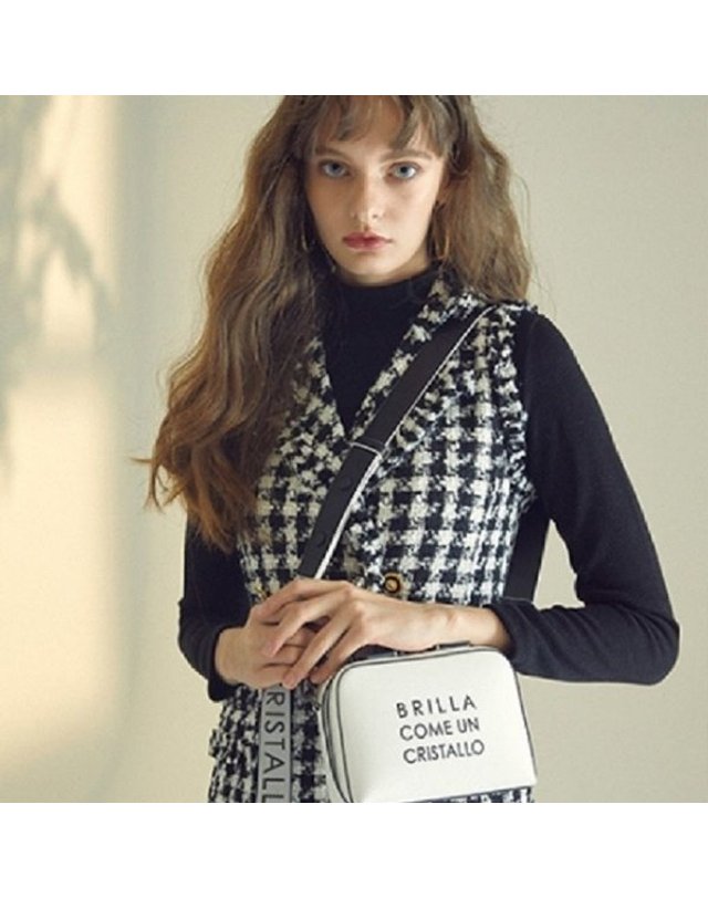 비비와이비 [갤러리아] MARCE Mini Bag (Titanium White)   09I3210B3H 착용컷