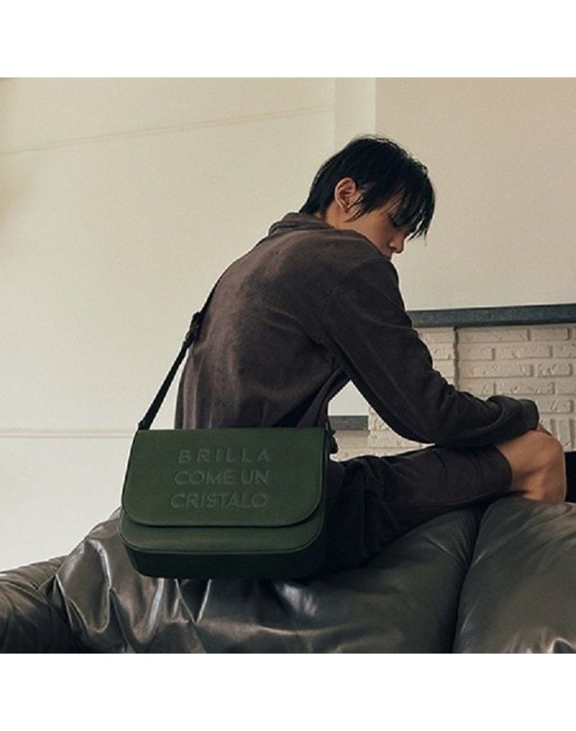 비비와이비 [갤러리아] MARCE Unisex Messenger Bag 09N3110DRF 착용컷