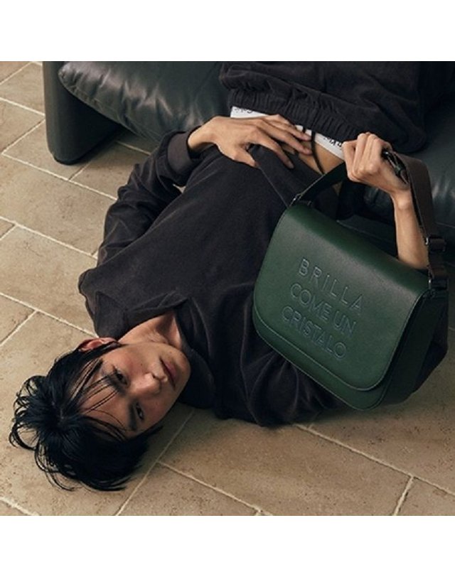 비비와이비 [갤러리아] MARCE Unisex Messenger Bag 09N3110DRF 착용컷