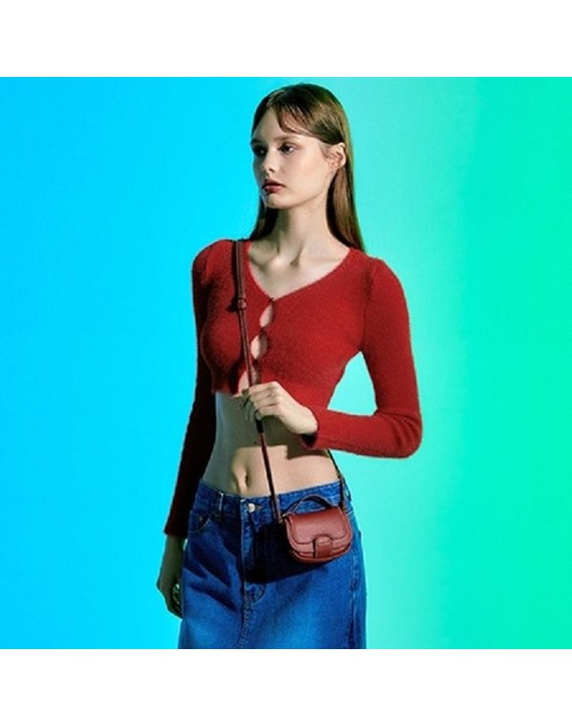 비비와이비 [갤러리아] BEI Saddle Micro Mini Bag (Deep Red)09M3210DCR1FR 착용컷