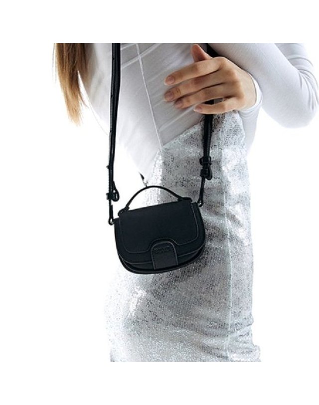 비비와이비 [갤러리아] BEI Saddle Micro Mini Bag (Black)09M3210DCK1FR 착용컷
