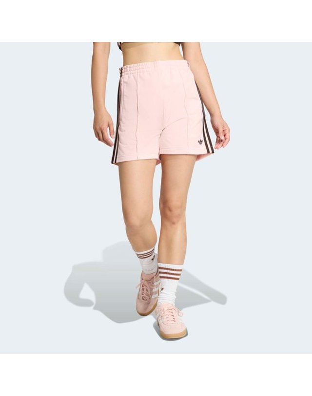 아디다스 [갤러리아] [WOMENS ORIGINALS] 파이어버드 클래식 쇼츠 (KD3671) 착용컷