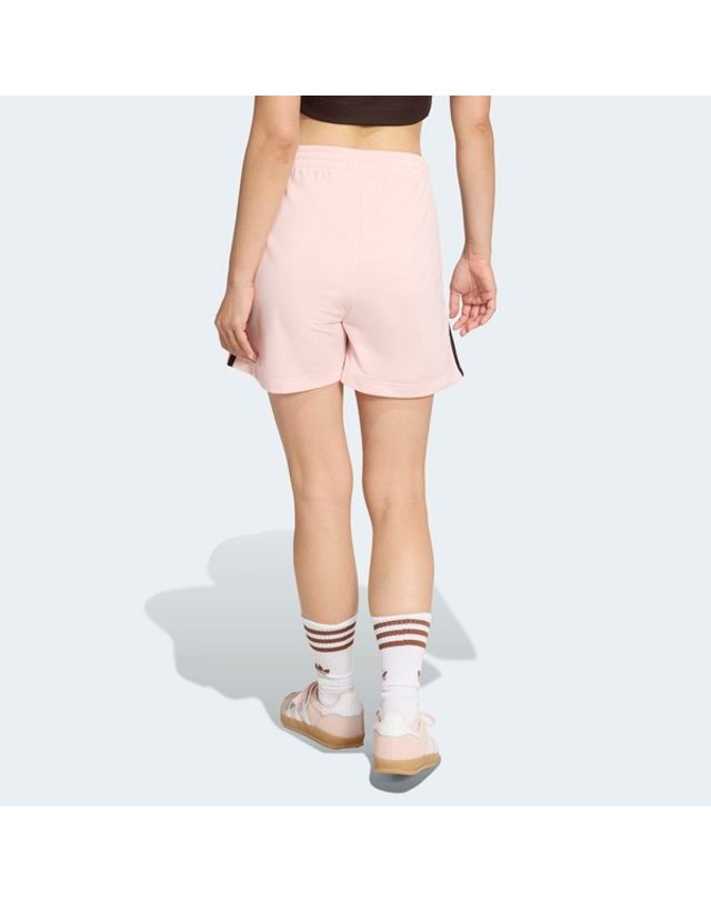 아디다스 [갤러리아] [WOMENS ORIGINALS] 파이어버드 클래식 쇼츠 (KD3671) 착용컷