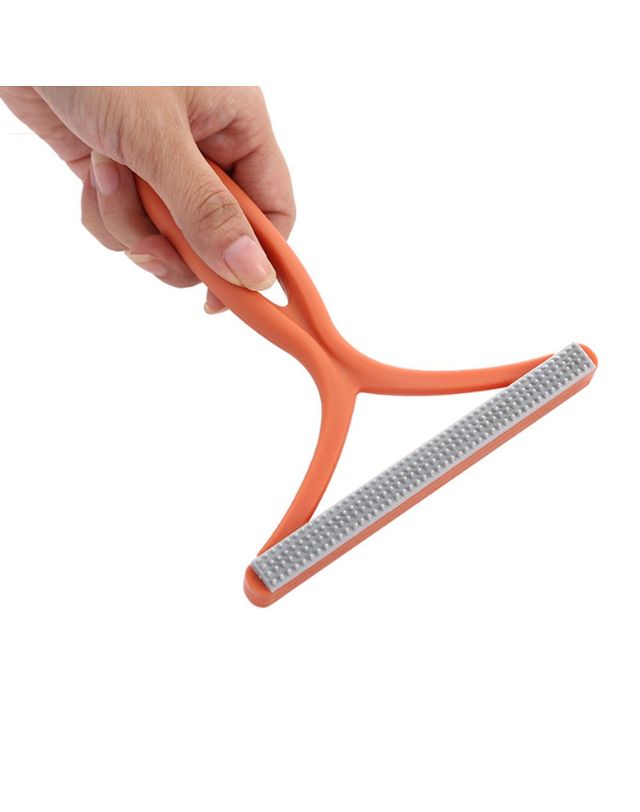 알티피아 간편 손 보풀제거기 반영구 옷감보호 깔끔보풀제거기 착용컷