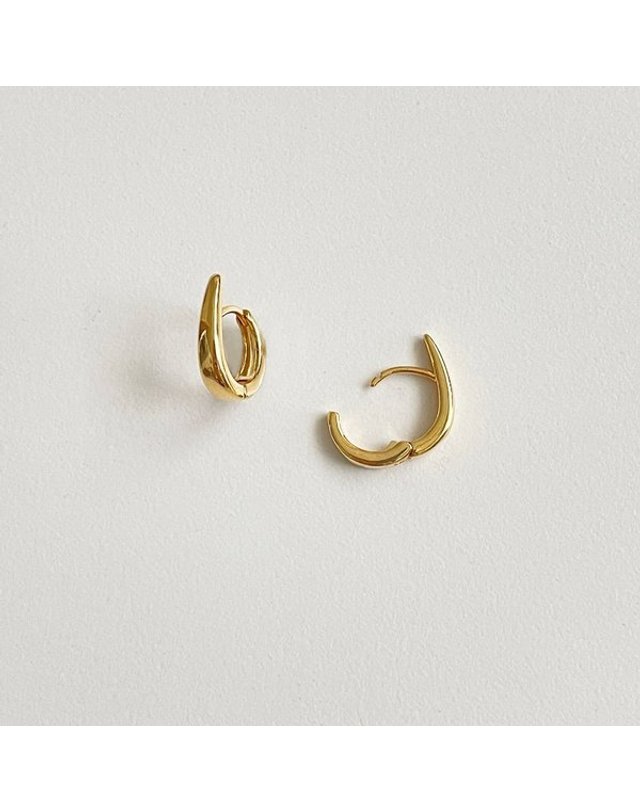 엘리오나 [갤러리아] ELA 01 Earrings 원터치 슬릭 귀걸이 (gold) 착용컷
