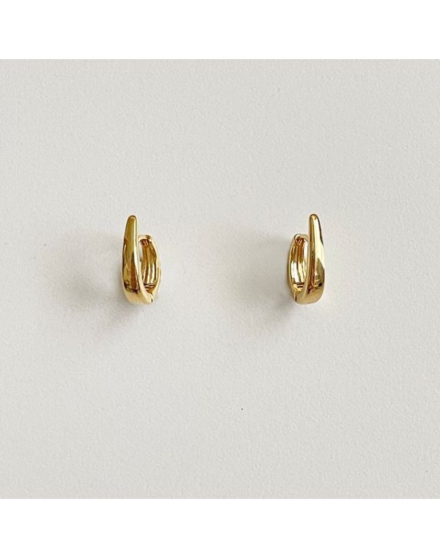 엘리오나 [갤러리아] ELA 01 Earrings 원터치 슬릭 귀걸이 (gold) 착용컷
