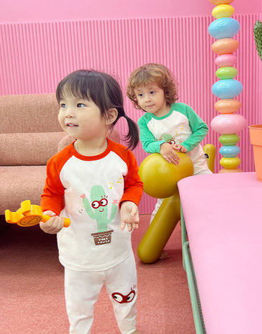 루트루트 댄싱 캑터스 레글런 티셔츠