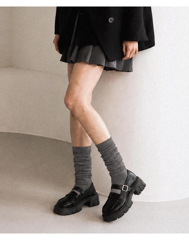 모그어스 모그어스 메리제인 스튜디오 할 플랫폼 로퍼 블랙 착용컷