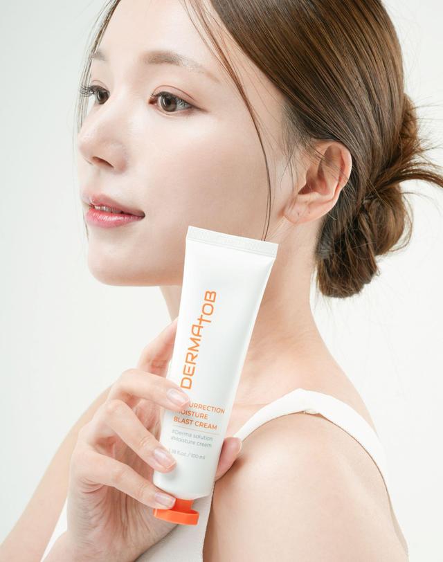 더마토브 더마토브 저자극 보습 진정 쿨링 수분 크림 100ml 착용컷