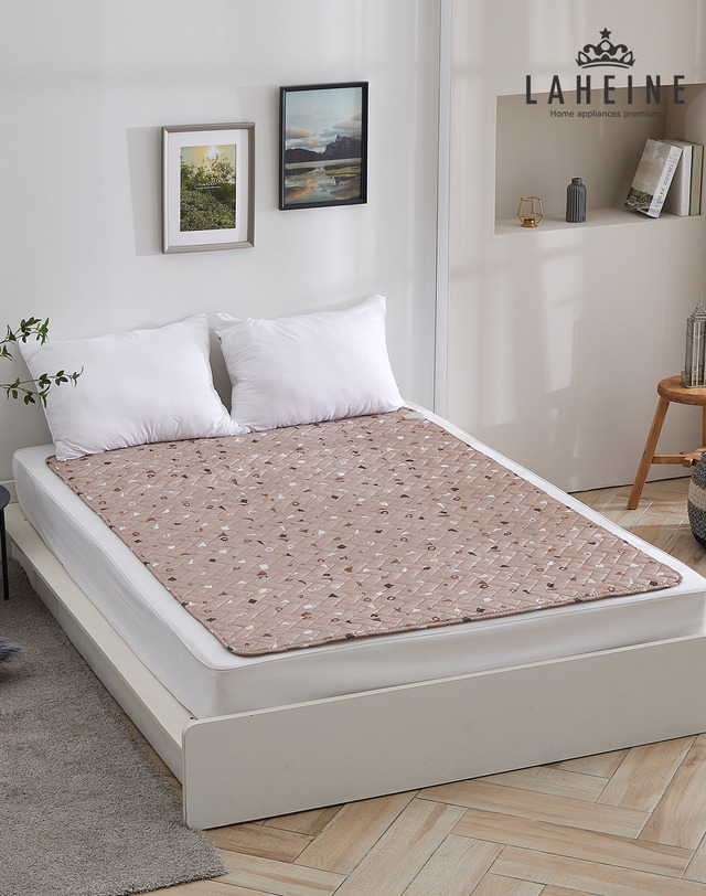 라헨느 라헨느 프리미엄 카본 탄소 워셔블 전기요 싱글 100x180cm / 더블 135x180cm 착용컷