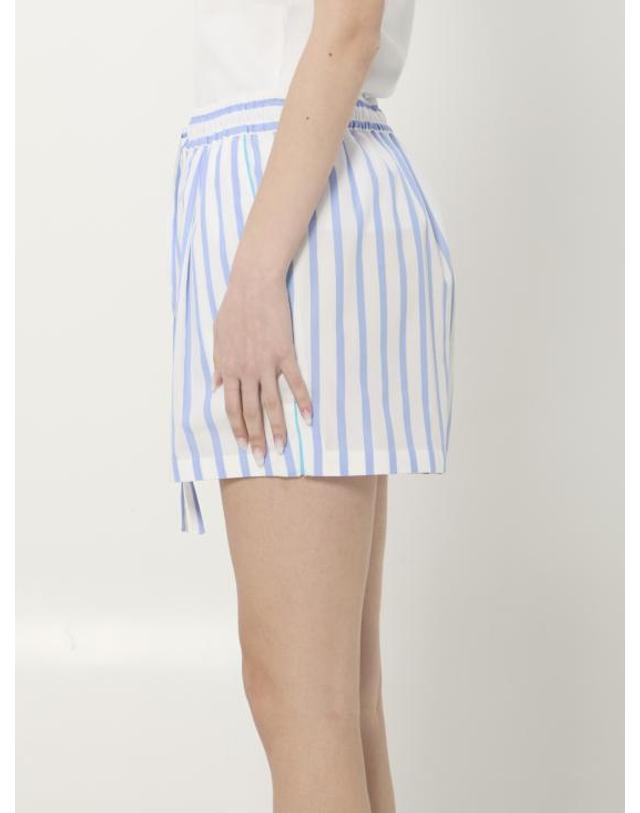돌체앤가바나 [해외직구] 26SS 돌체앤가바나 스트라이프 포플린 쇼츠 FTDJHTFR52W S8051 LIGHT BLUE 착용컷