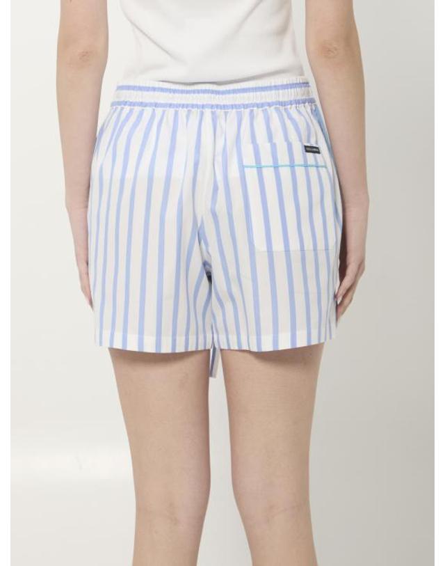 돌체앤가바나 [해외직구] 26SS 돌체앤가바나 스트라이프 포플린 쇼츠 FTDJHTFR52W S8051 LIGHT BLUE 착용컷