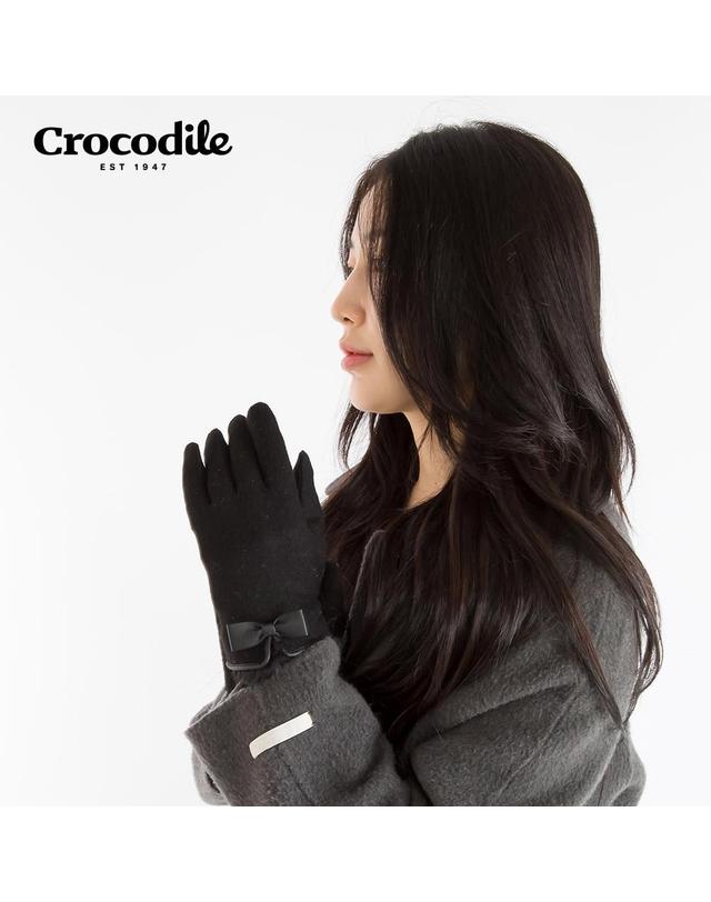크로커다일 크로커다일 손목퍼 스마트터치 여성 모장갑 착용컷
