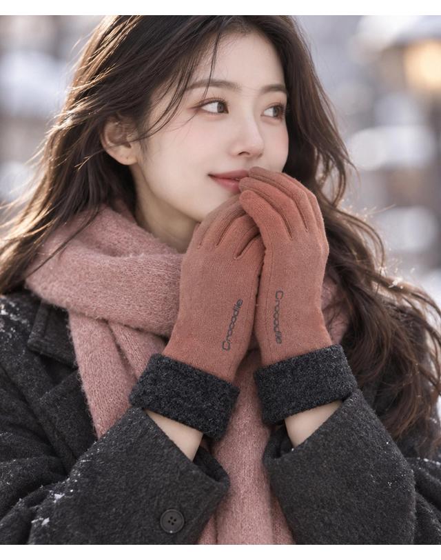 크로커다일 크로커다일 핑크포인트 스마트터치 여성 모장갑 착용컷