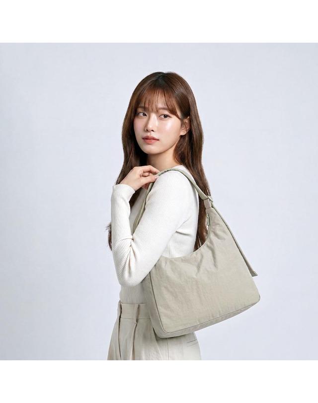 바쿠 BAGGU 나일론 숄더백 바쿠 여성용 가방 착용컷