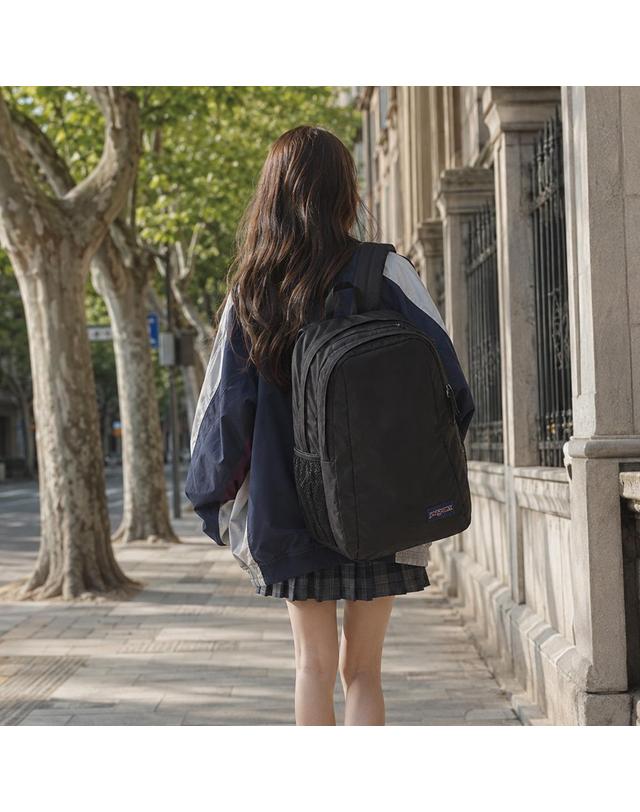 잔스포츠 잔스포츠 캠퍼스 팩 백팩 노트북수납 학생 가방 JS0A897V 착용컷