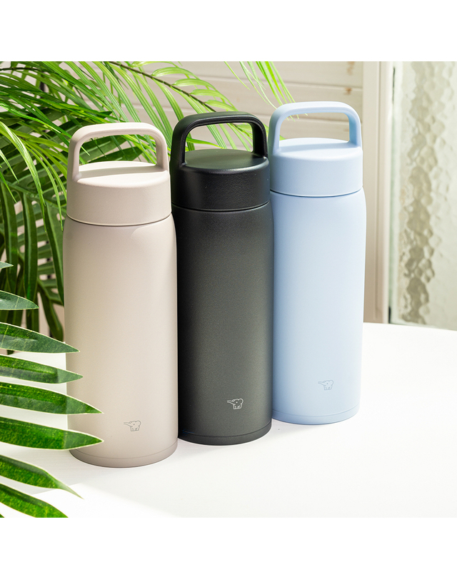 조지루시 조지루시 보온병 보냉병 대용량 손잡이 텀블러 SU-DA08 800ml 착용컷