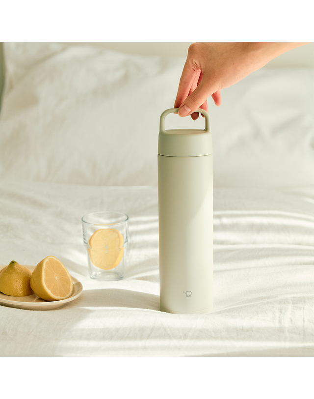 조지루시 조지루시 보온병 보냉병 손잡이 텀블러 SM-RS65 650ml 착용컷