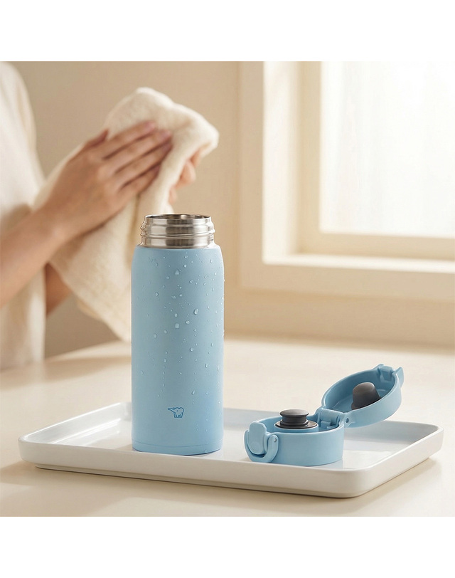 조지루시 조지루시 원터치 텀블러 보온보냉병 SU-BA36 360ml 착용컷