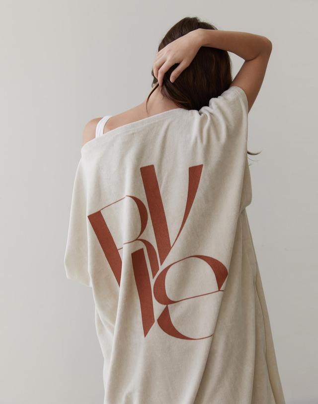 르브아시스 RVIS terry twoway poncho cream 착용컷