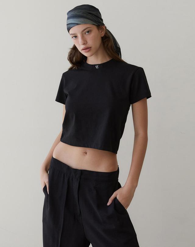르브아시스 needlework crop t-shirt black 착용컷