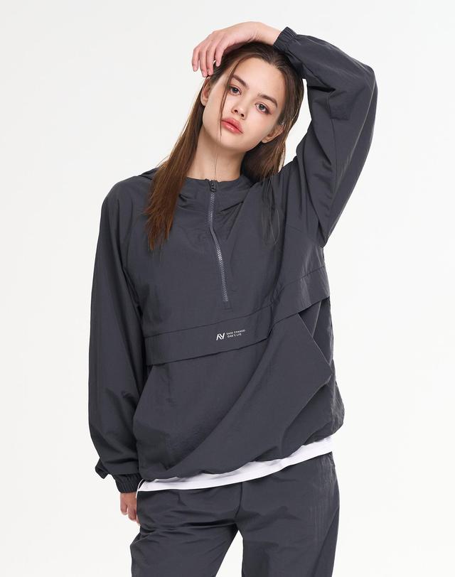 레이지비 캠프 멀티스포츠 러닝 바람막이 아노락 후드 집업 자켓 상의 W 차콜 착용컷