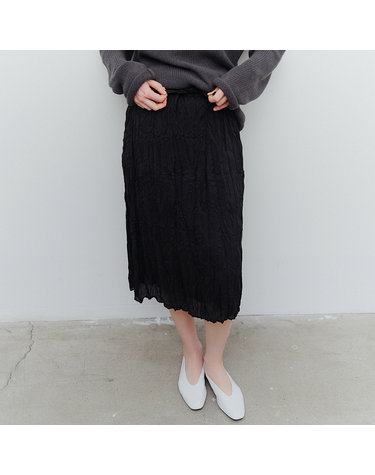 wrinkled viscose midi skirt (black)