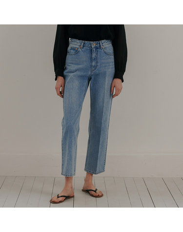 classic cropped jeans (light blue)