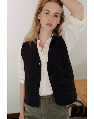 tasmanian wool knit vest (deep brown)