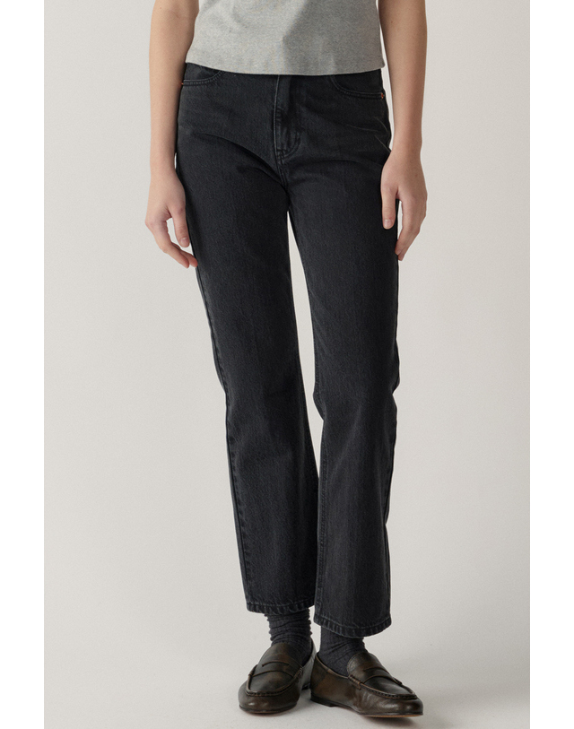 블랭크공삼 classic cropped jeans (black) 착용컷