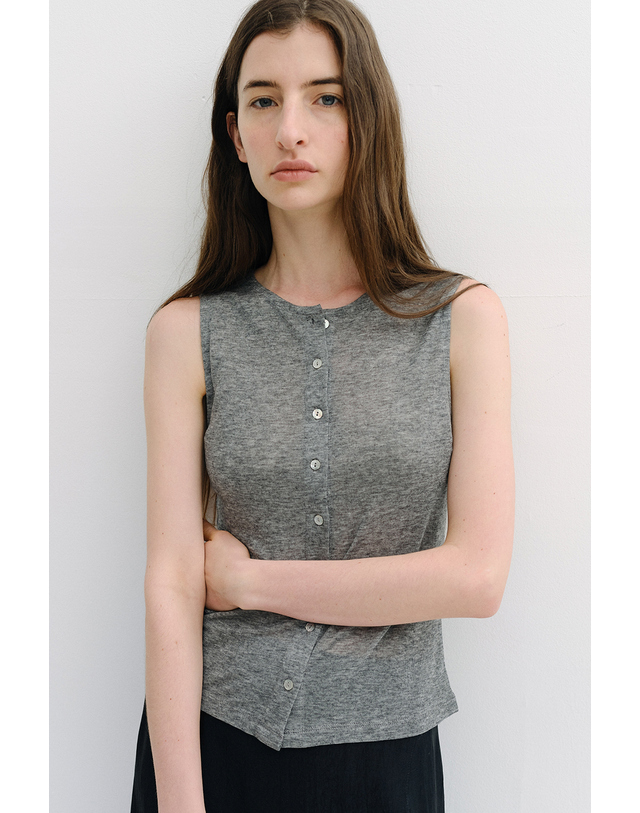 블랭크공삼 wool button sleeveless t-shirt (3colors) 착용컷