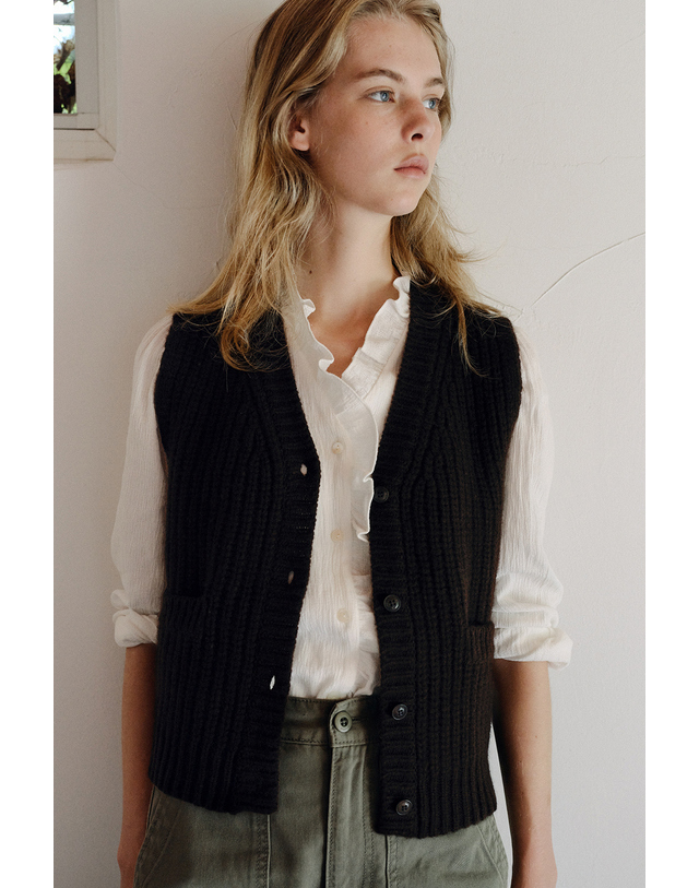 블랭크공삼 tasmanian wool knit vest (deep brown) 착용컷