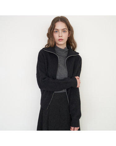 ZIP UP TURTLENECK KNIT_BK