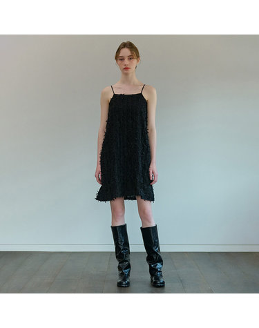 [카미노] RIBBON EMBROIDERY SLEEVELESS ONE PIECE BLACK