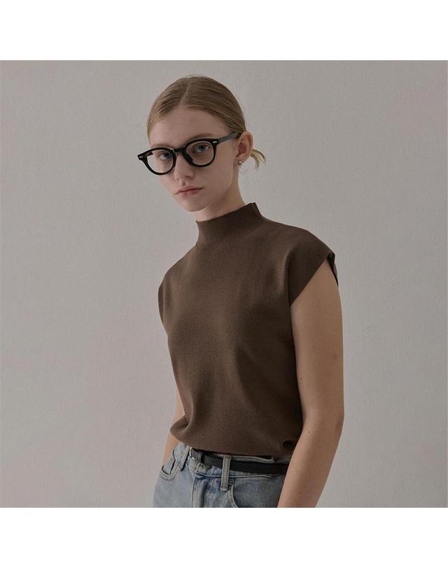 카미노 [카미노] HALF TURTLE NECK CAP SLEEVE KNIT BROWN 착용컷