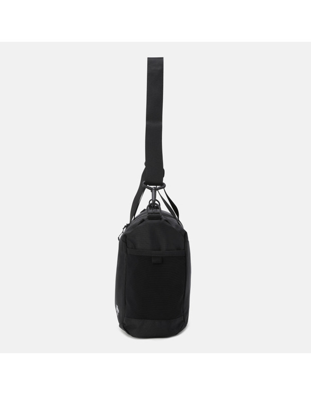 데상트 트레이닝 짐백 (15L) SR123TBG1A 착용컷