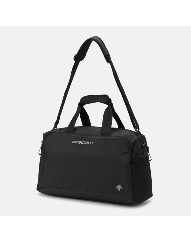 데상트 트레이닝 커뮤터 짐백 (25L) SR123TBG1B 착용컷