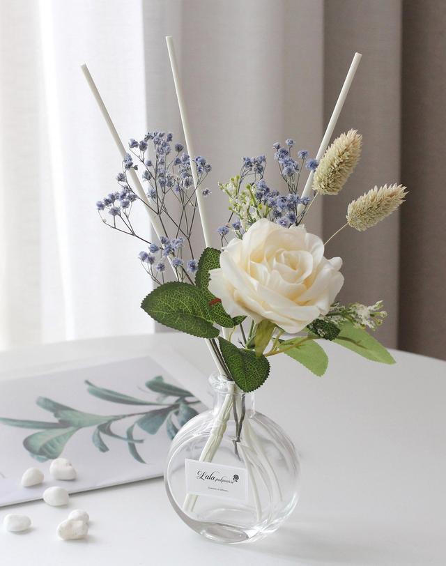 라라포푸리 라라포푸리 로즈트리 드라이플라워 실내디퓨저 100ml 착용컷