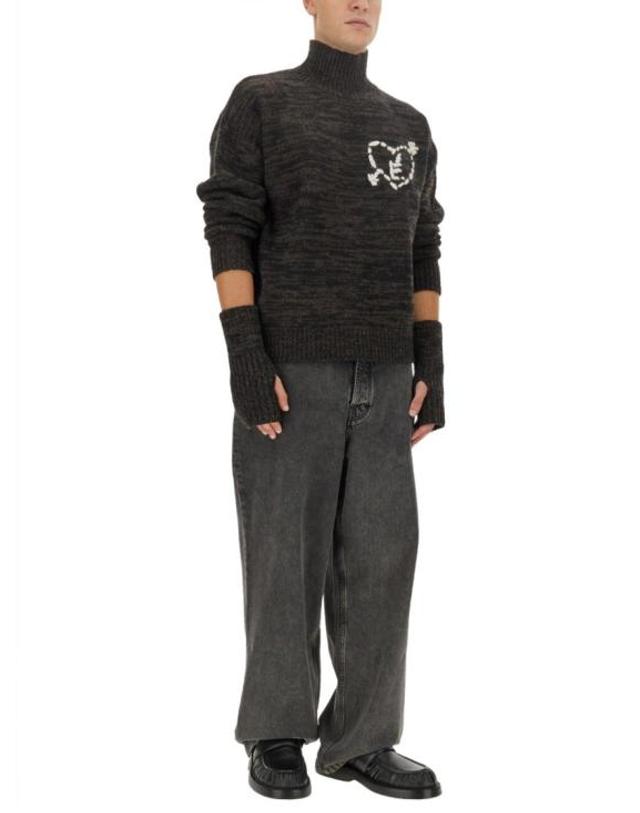 에뛰드스튜디오 [해외직구] 23FW 에뛰드스튜디오 터틀넥 H23MM612K00270 BLACKBROWN Black 착용컷