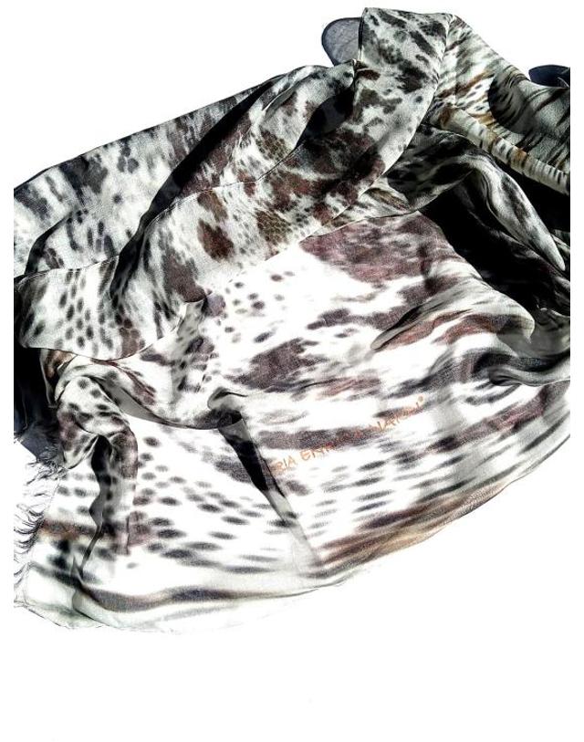 마리아 엔리카 나르디 [해외직구] 25SS 마리아 엔리카 나르디 머플러 스카프 SM143L68190BKWH Black 착용컷