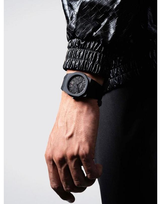 디원 밀라노 [해외직구] 26SS D1밀라노 손목시계 D1PCBJCR POLY CARBONIUM Black 착용컷