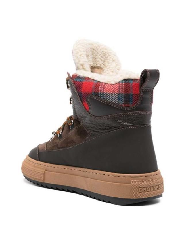 디스퀘어드2 [해외직구] 23FW 디스퀘어드2 부츠 SNW0257251069405080 Brown 착용컷