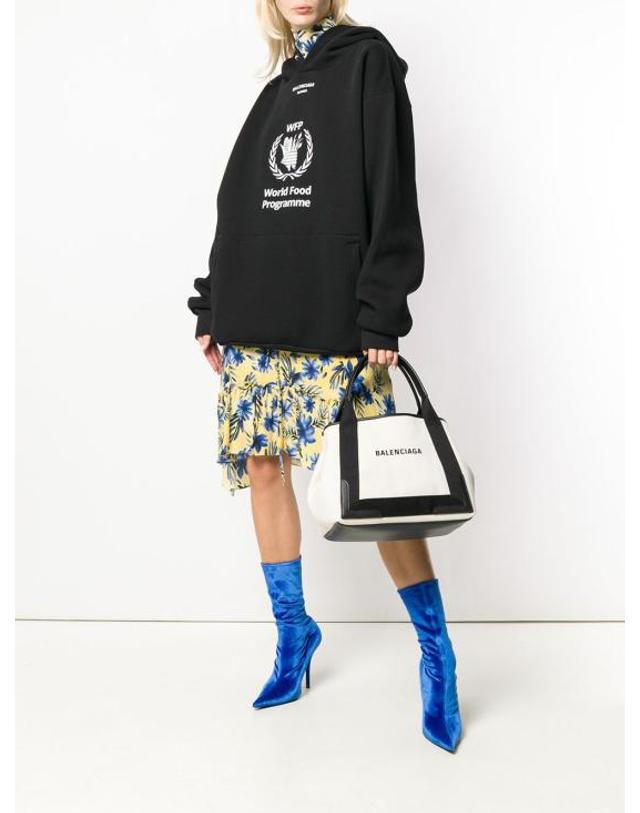 발렌시아가 [해외직구] 24FW 발렌시아가 NAVY 스몰 카바스백 339933 2HH3N9260 White 착용컷